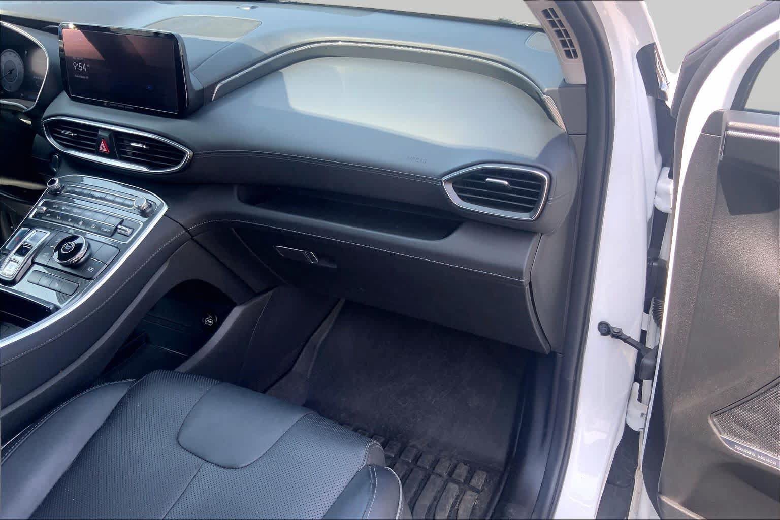 Used 2022 Hyundai Santa Fe SEL w/ Convenience + Premium Package FWD image 18