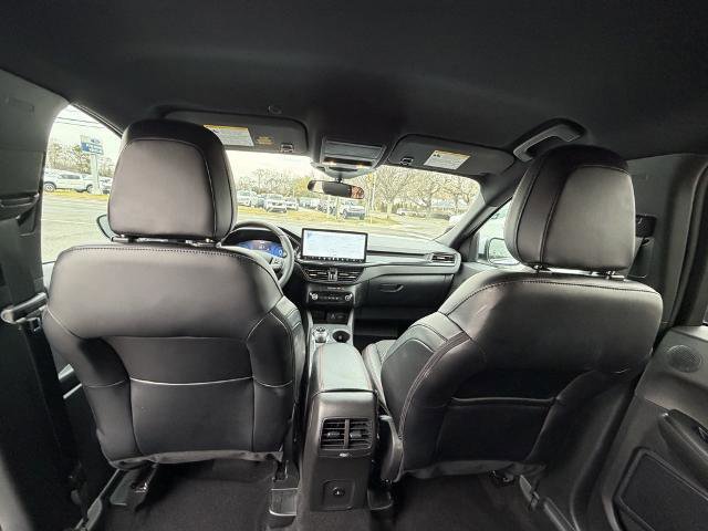 Certified 2025 Ford Escape ST-Line Select w/ Tech Pack #2 image 17