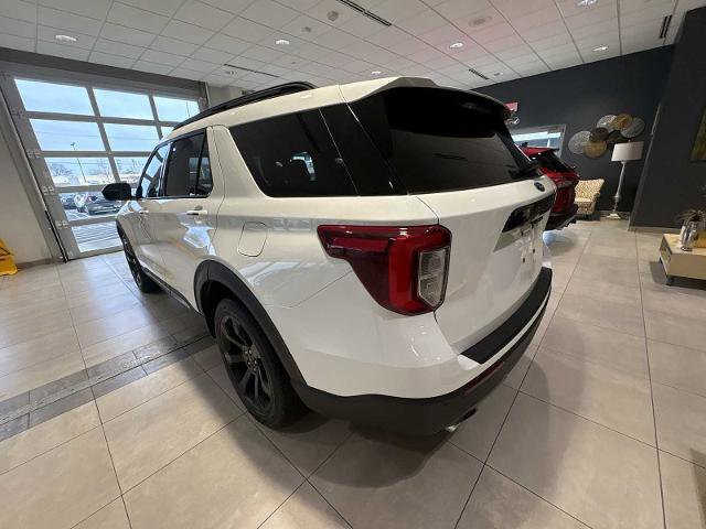 Certified 2023 Ford Explorer ST-Line image 3
