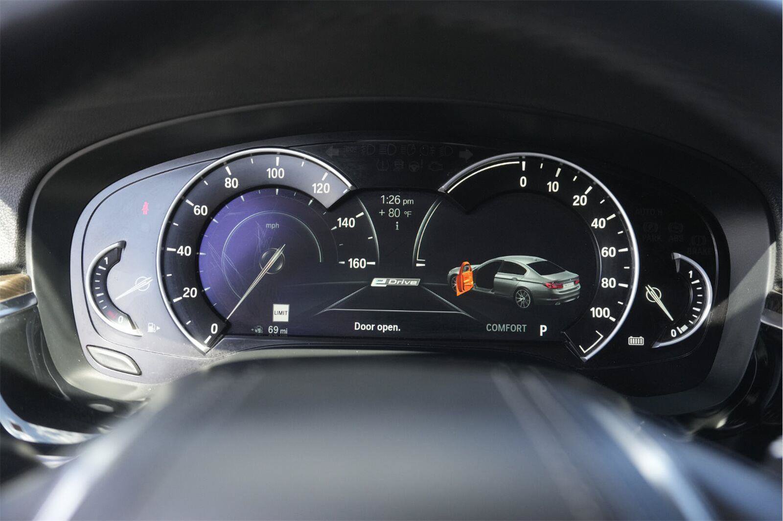 Used 2019 BMW 530e xDrive AWD/4WD image 25