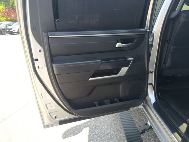 Used 2024 Toyota Tundra Platinum AWD/4WD image 29