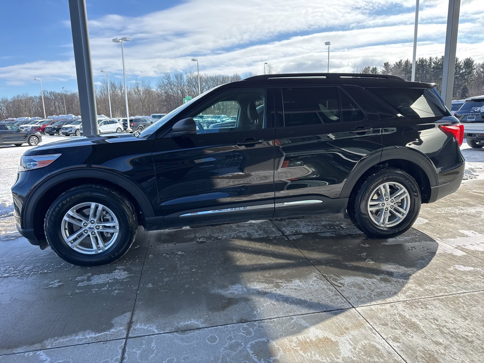 Certified 2023 Ford Explorer XLT image 6