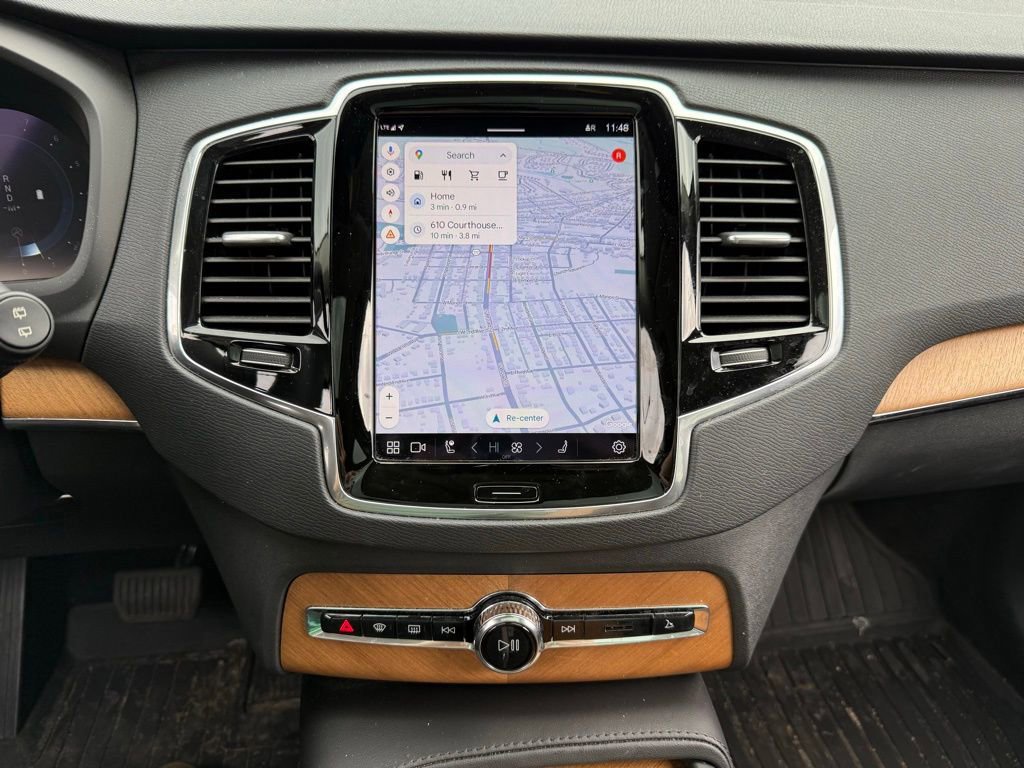 Used 2023 Volvo XC90 B6 Plus image 10