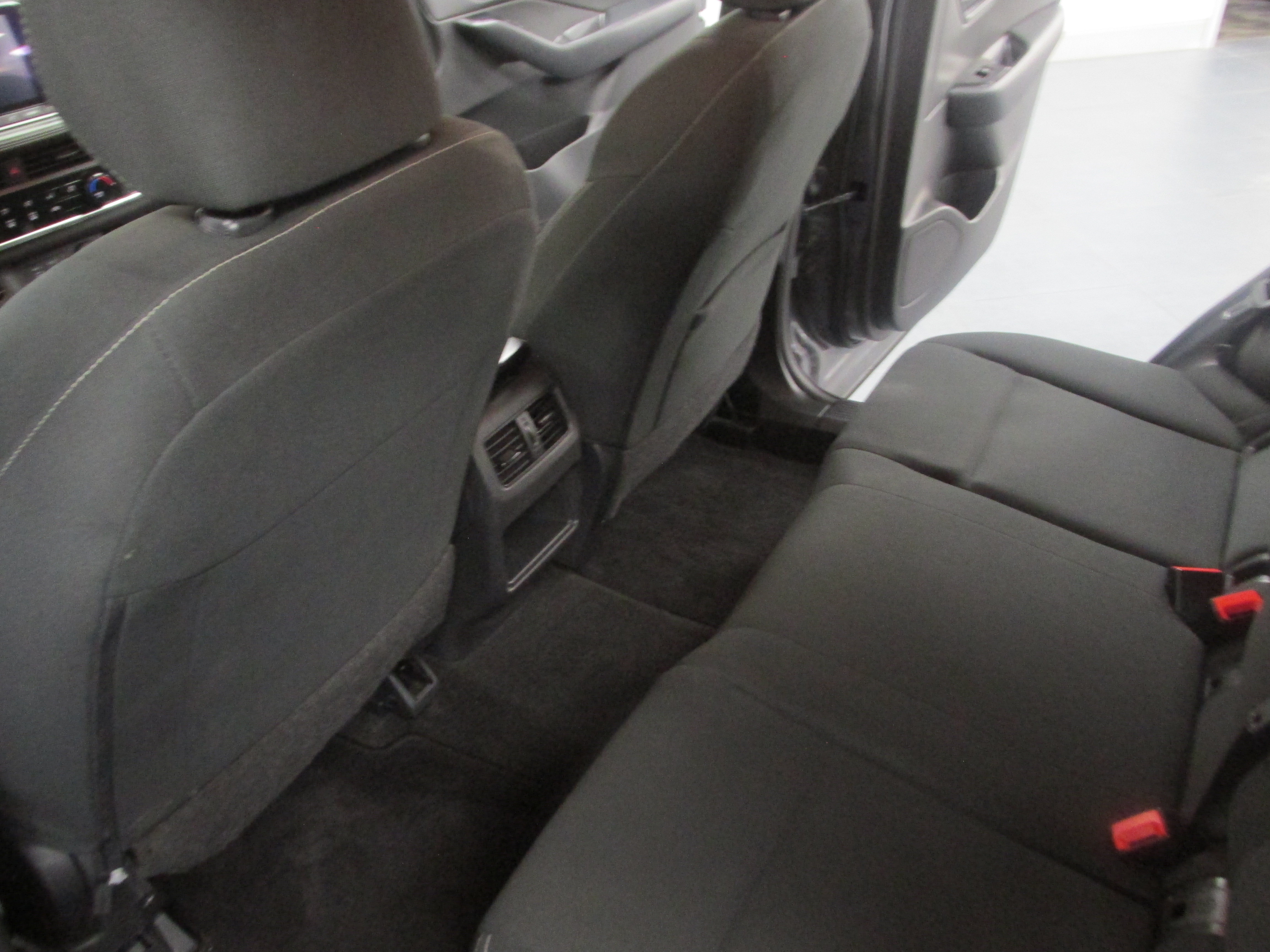 Used 2024 Nissan Rogue S FWD image 25