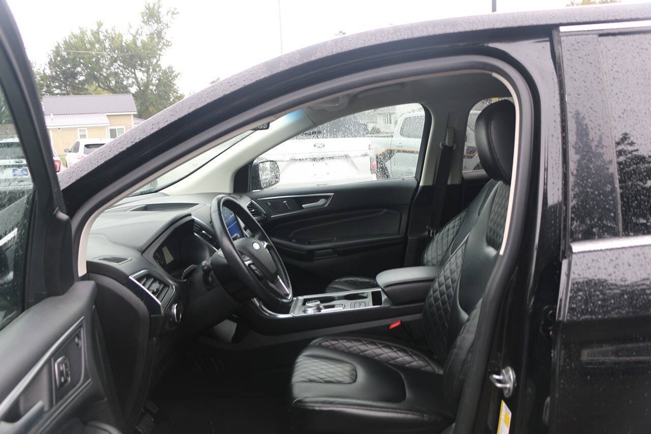 Certified 2024 Ford Edge Titanium AWD/4WD image 28