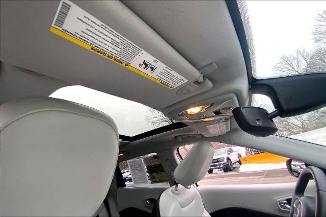 Used 2019 Jeep Compass Latitude w/ Popular Equipment Group image 14