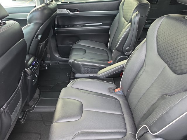 Used 2024 Hyundai Palisade SEL w/ Premium Package FWD image 13