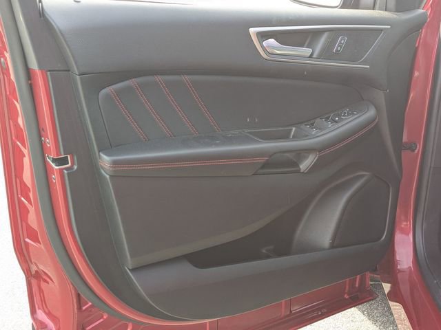 Certified 2022 Ford Edge ST-Line image 9