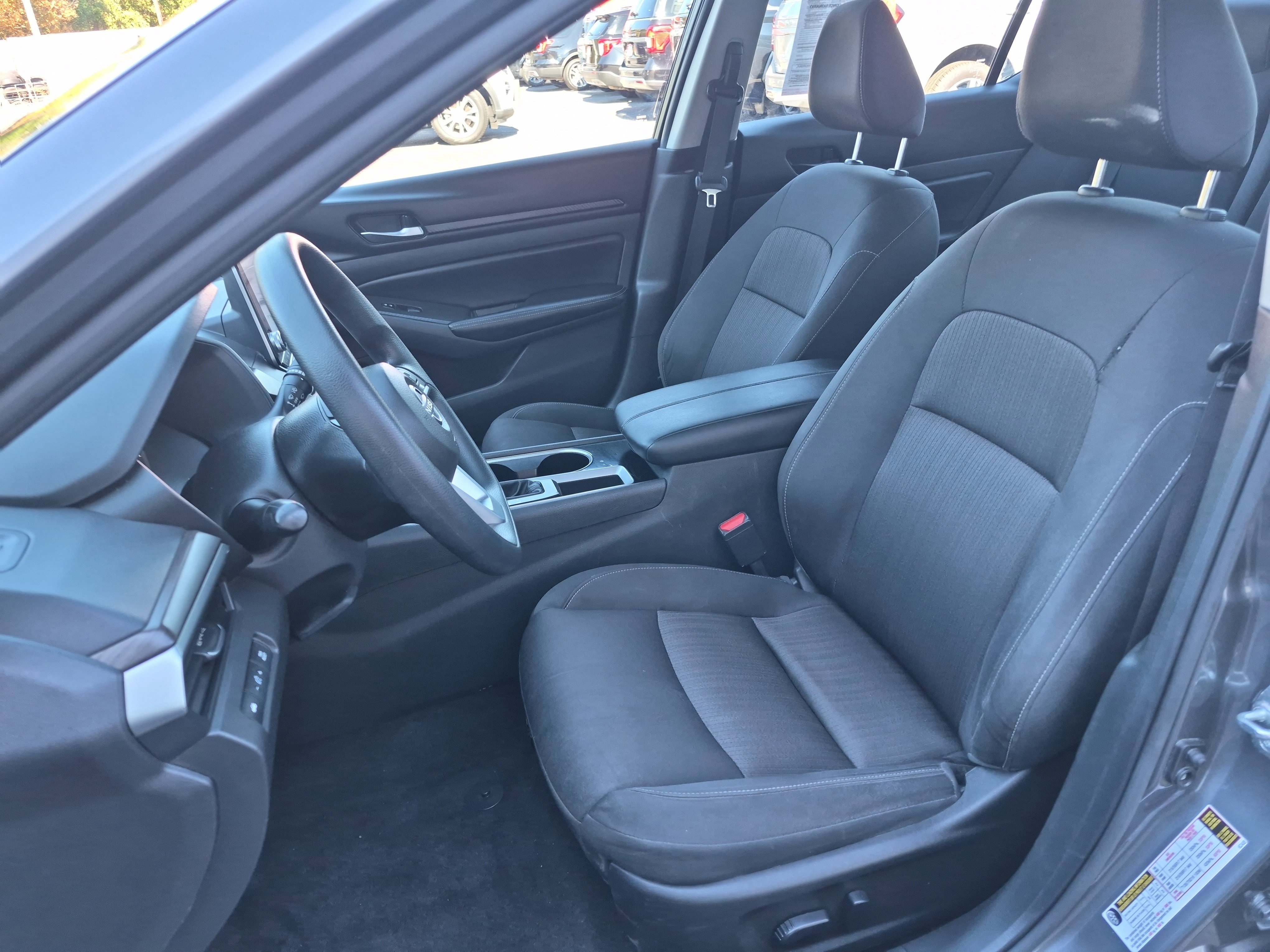 Used 2024 Nissan Altima 2.5 SV image 11