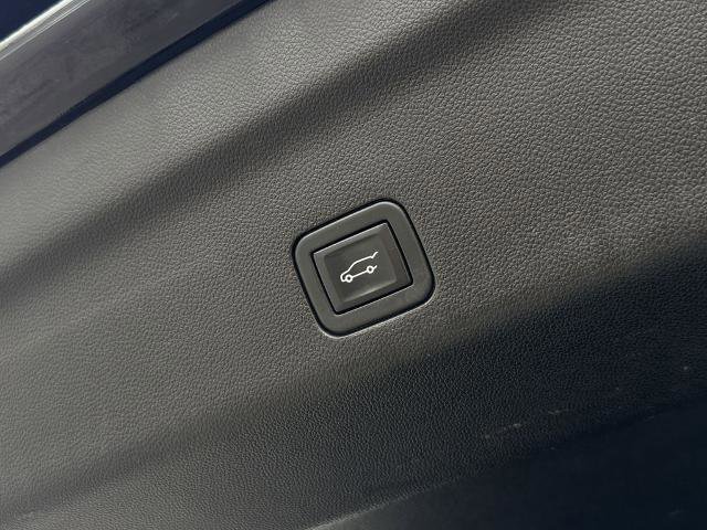 Used 2024 Chevrolet Suburban LT image 10