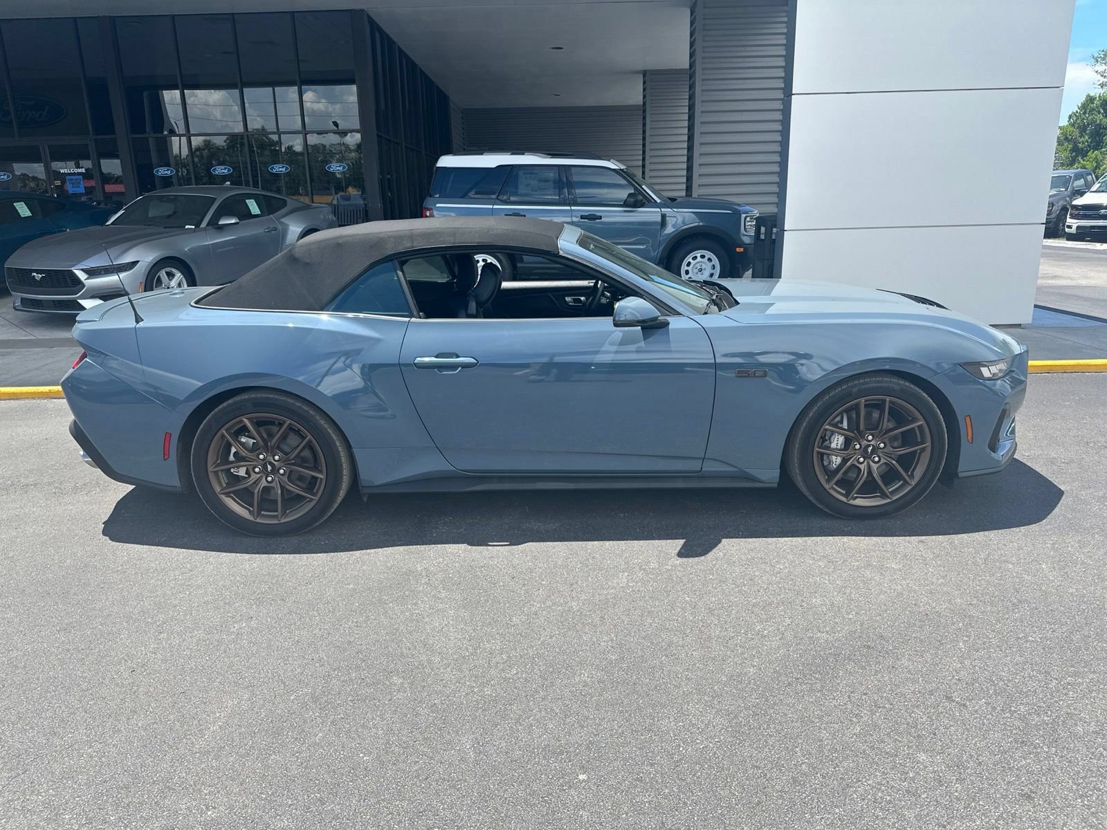 Certified 2025 Ford Mustang GT Premium RWD image 2