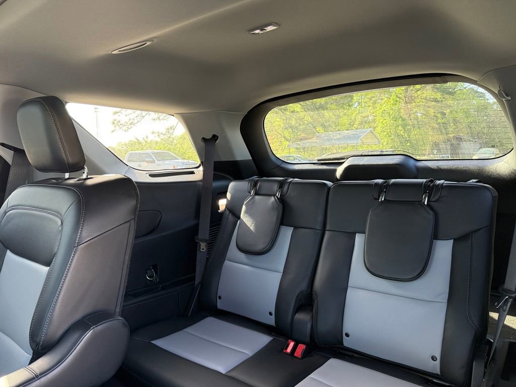 Certified 2022 Ford Explorer XLT w/ Equipment Group 202A image 22