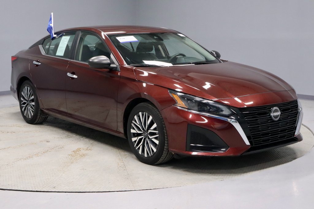 Used 2024 Nissan Altima 2.5 SV image 7