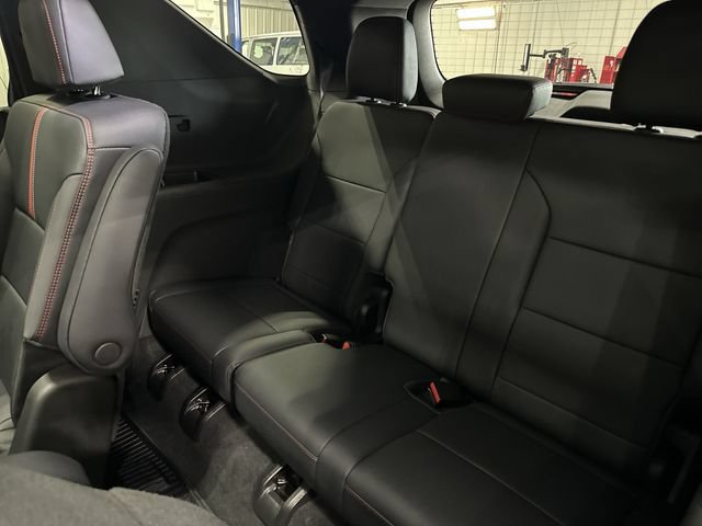 Used 2024 Chevrolet Traverse RS AWD/4WD image 31
