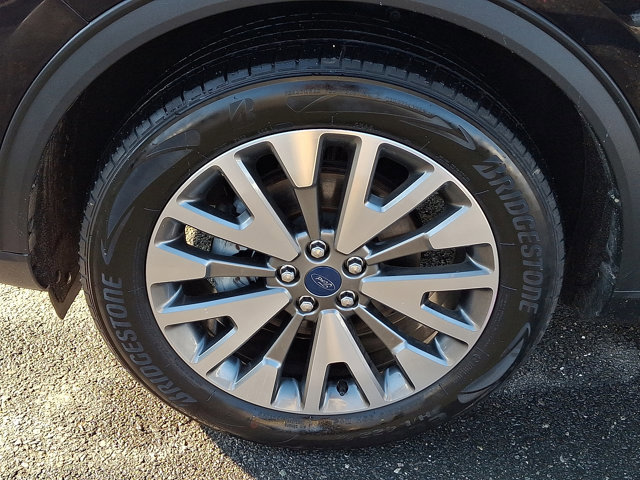 Certified 2022 Ford Escape Titanium w/ Class II Trailer Tow Package image 31