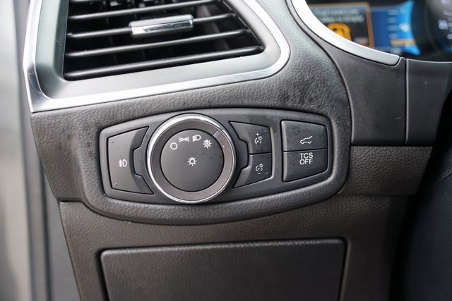 Certified 2019 Ford Edge Titanium w/ Cold Weather Package image 14