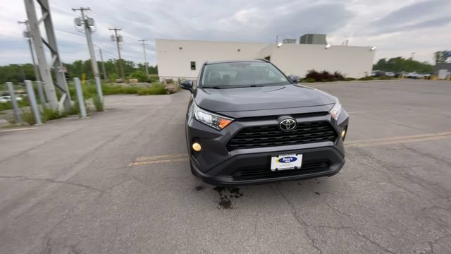 Used 2020 Toyota RAV4 XLE w/ Convenience Package AWD/4WD image 3