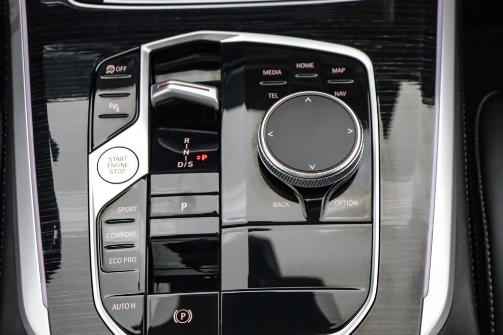 Used 2024 BMW X5 sDrive40i w/ M Sport Package image 16