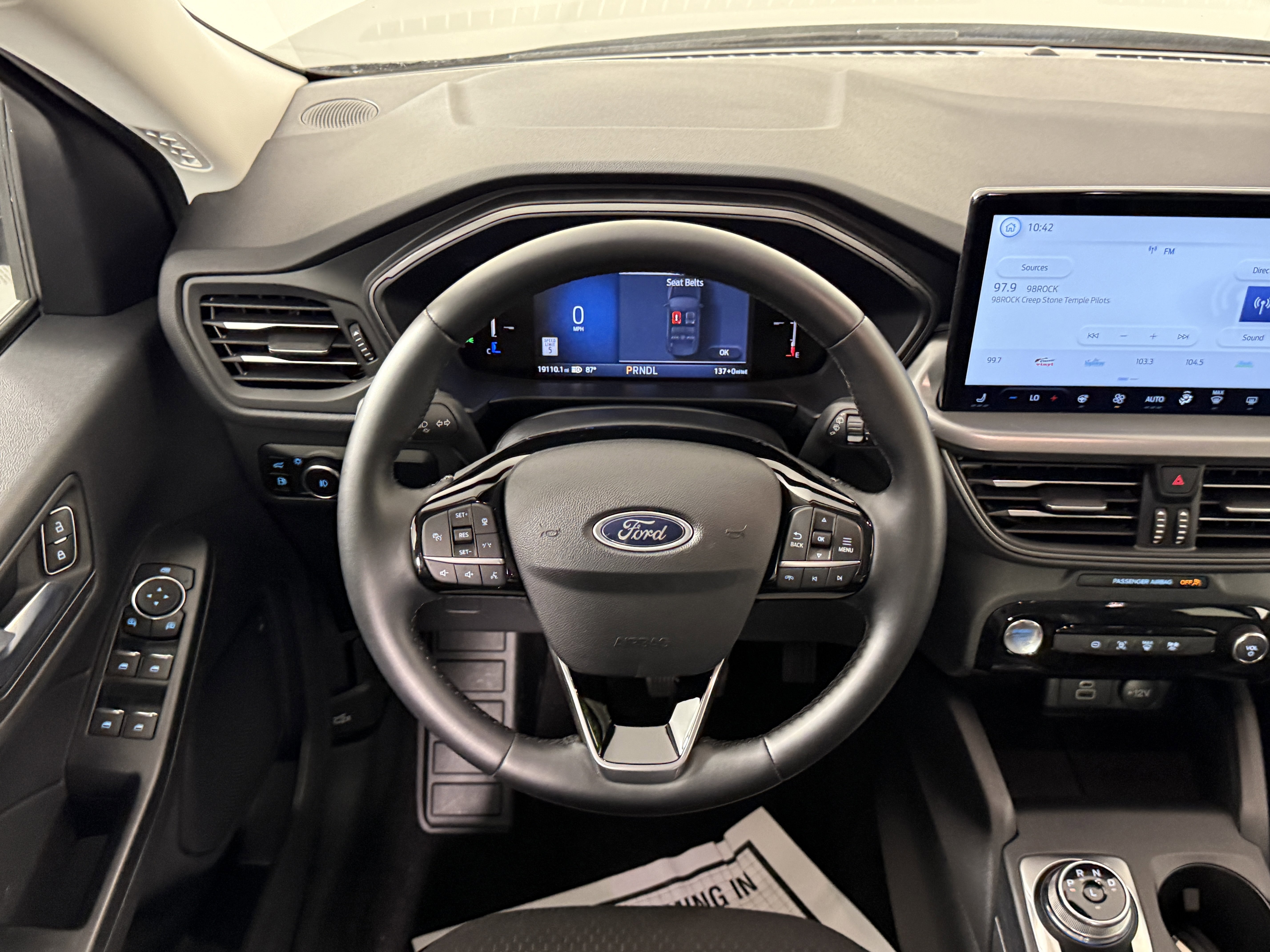Certified 2025 Ford Escape SE FWD image 10