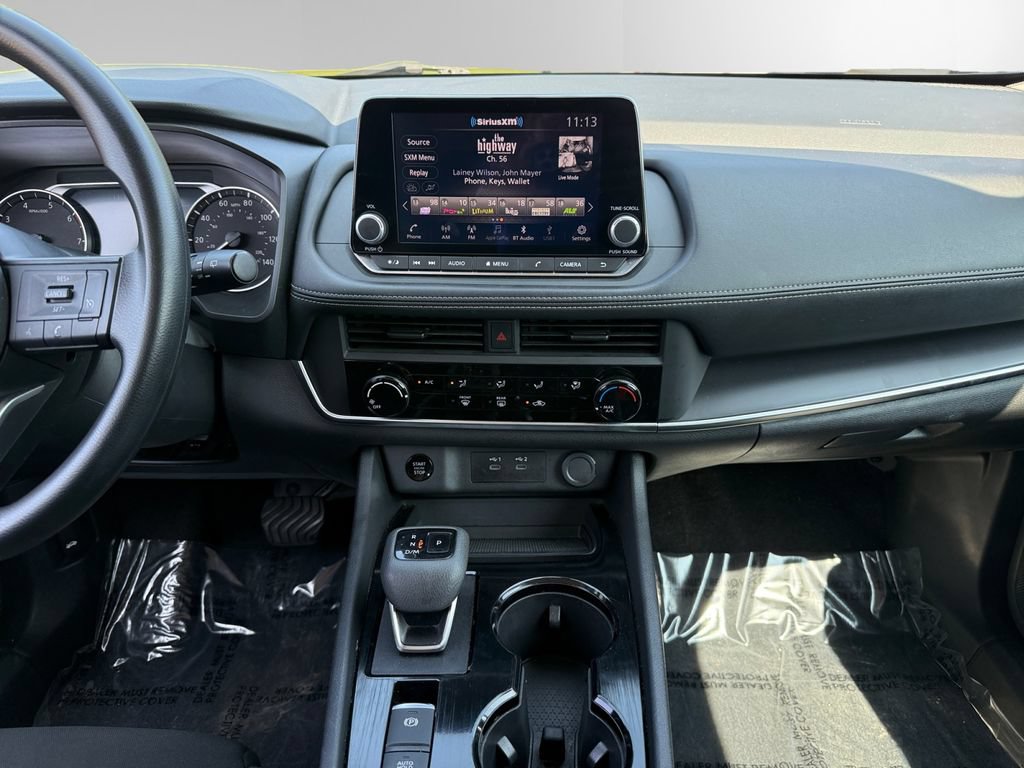 Used 2024 Nissan Rogue S FWD image 11
