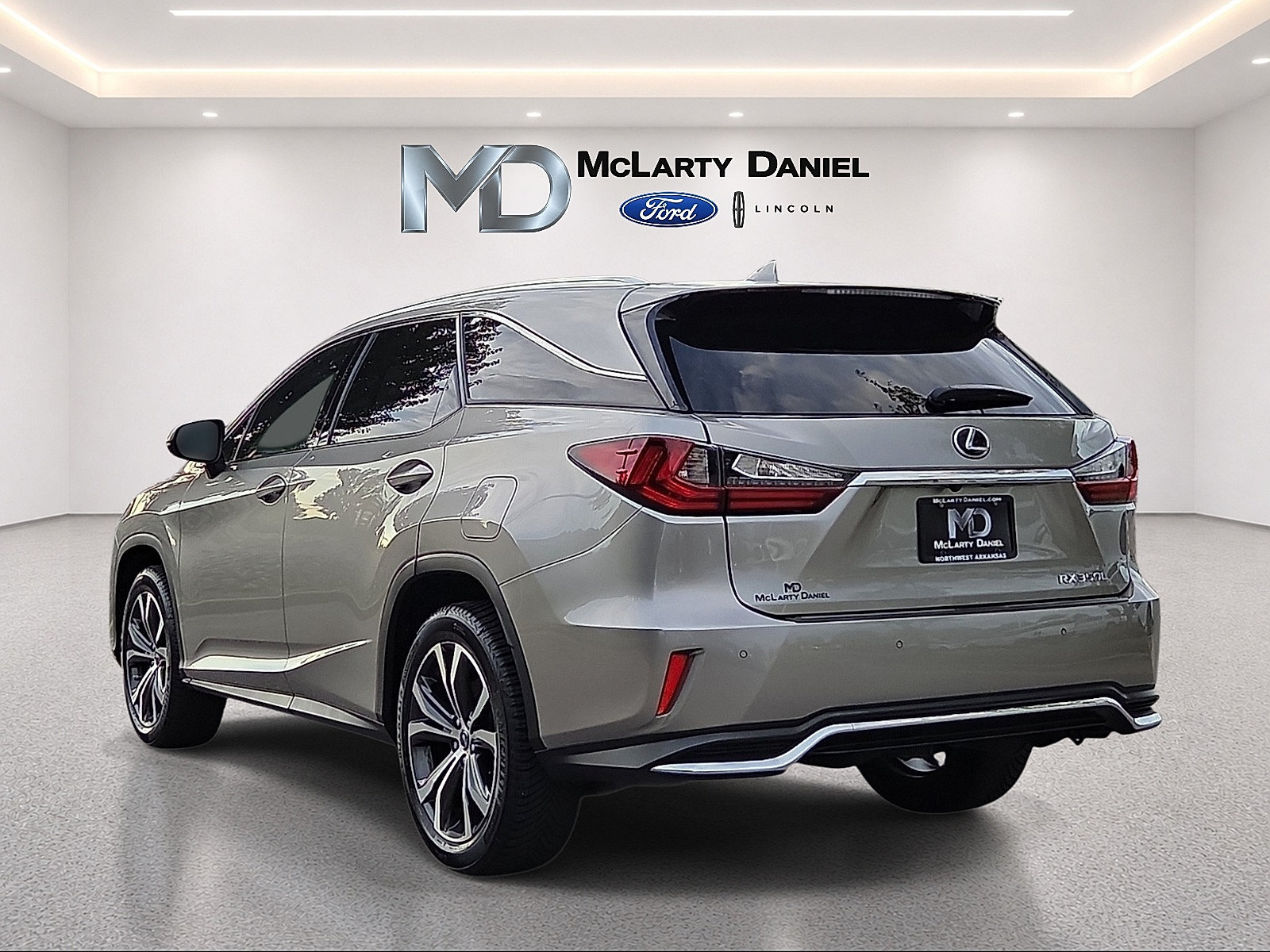 Used 2020 Lexus RX 350L Premium w/ Premium Package AWD/4WD image 4