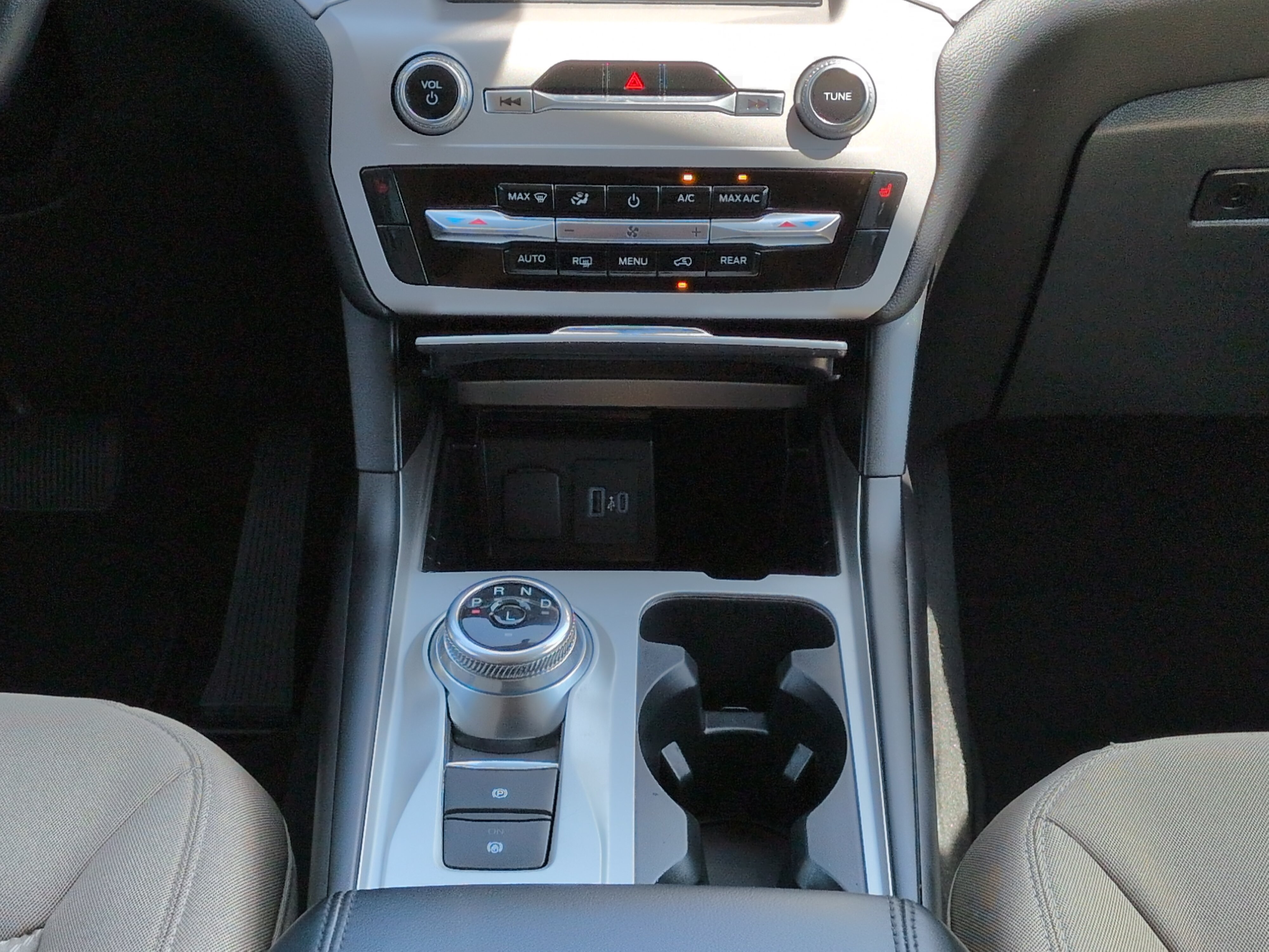 Certified 2023 Ford Explorer XLT RWD image 17