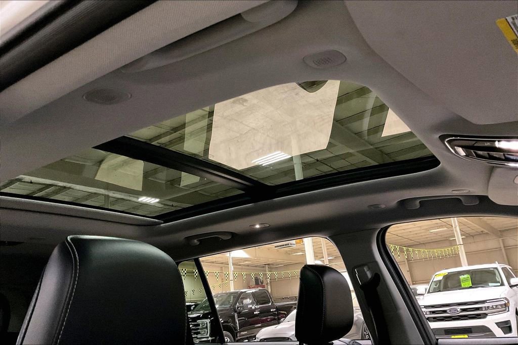 Used 2021 Jeep Grand Cherokee L Limited image 21