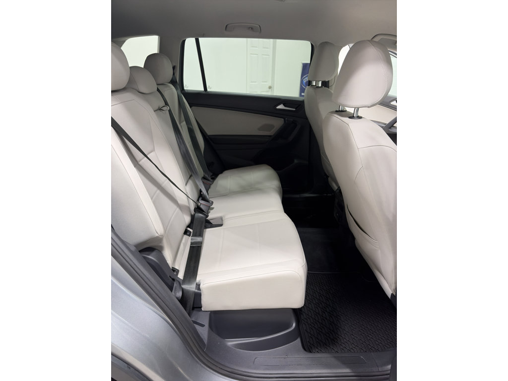 Used 2021 Volkswagen Tiguan SE AWD/4WD image 25