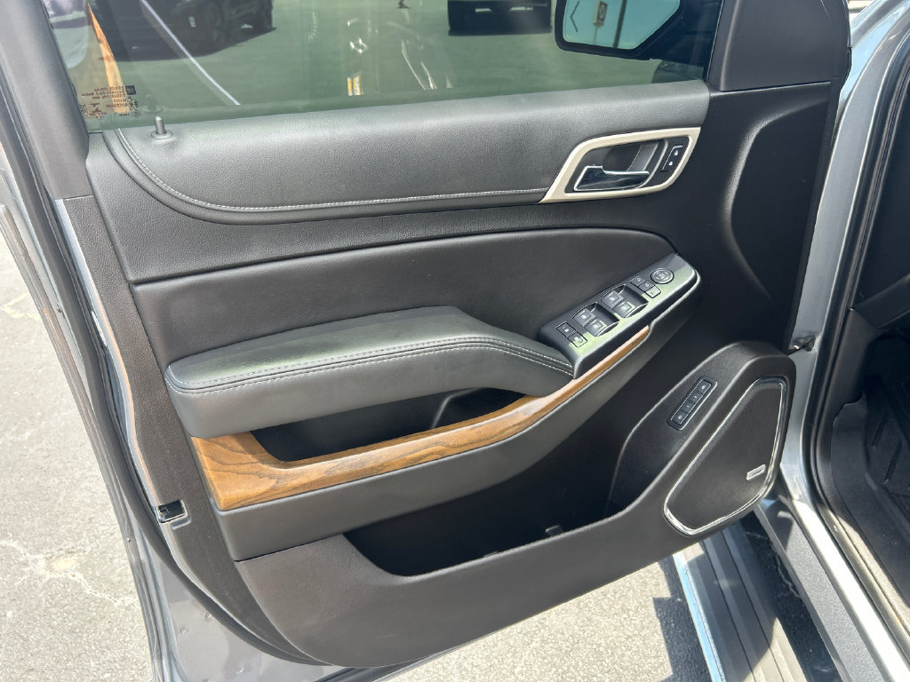 Used 2019 GMC Yukon Denali w/ Denali Ultimate Package AWD/4WD image 10