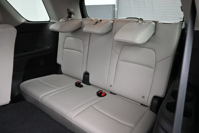 Used 2025 Nissan Pathfinder SL FWD image 28