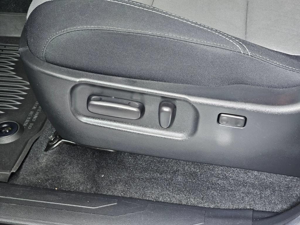 Used 2023 Toyota Tacoma TRD Off-Road AWD/4WD image 21