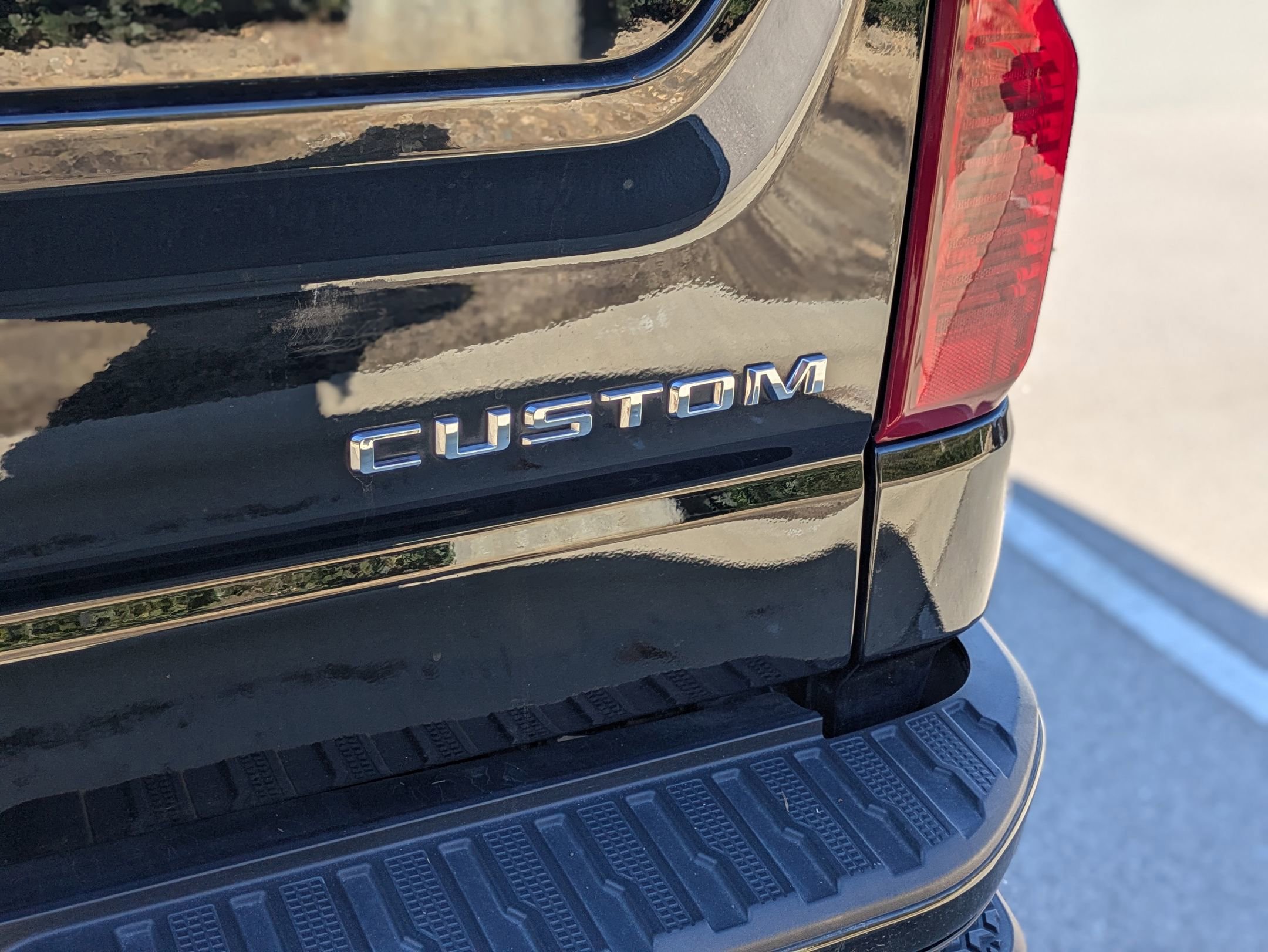 Used 2024 Chevrolet Silverado 1500 Custom image 32