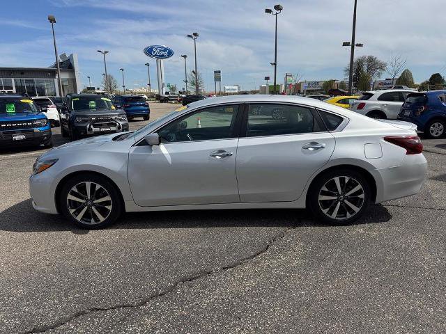 Used 2017 Nissan Altima 3.5 SR FWD image 3