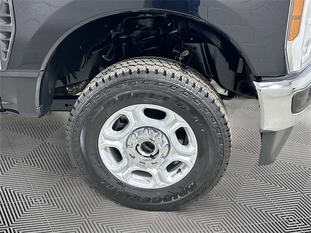 Certified 2025 Ford F350 XLT w/ FX4 Off-Road Package image 11