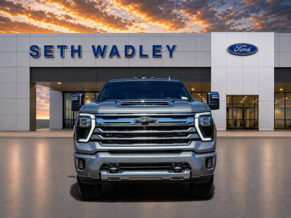 Used 2024 Chevrolet Silverado 2500 High Country w/ High Country Premium Package AWD/4WD image 2