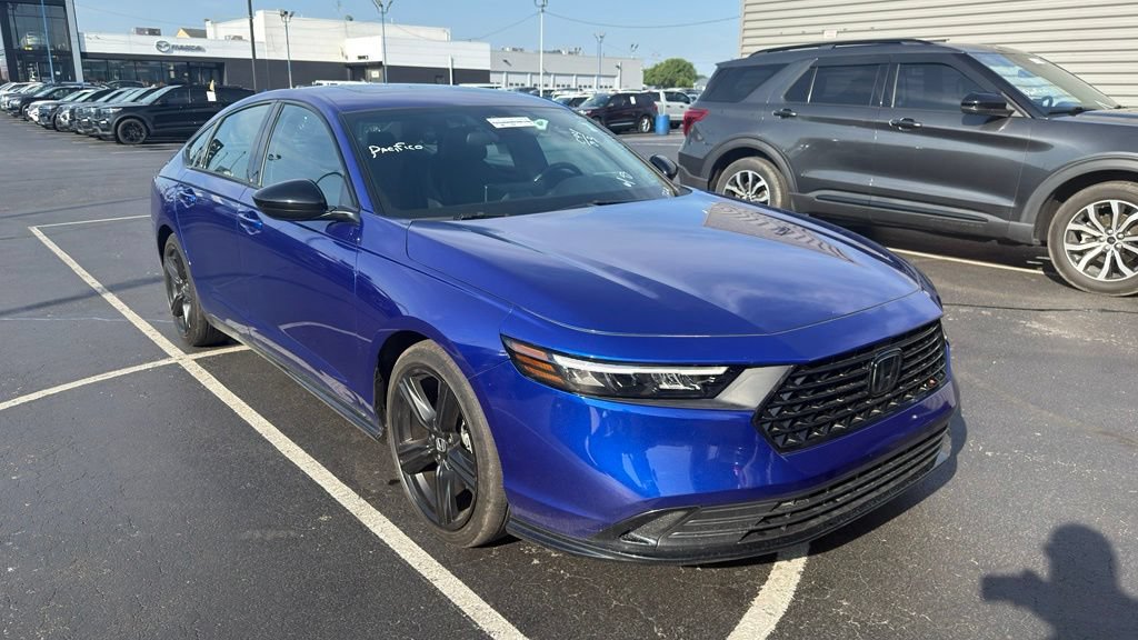 Used 2023 Honda Accord Sport image 3