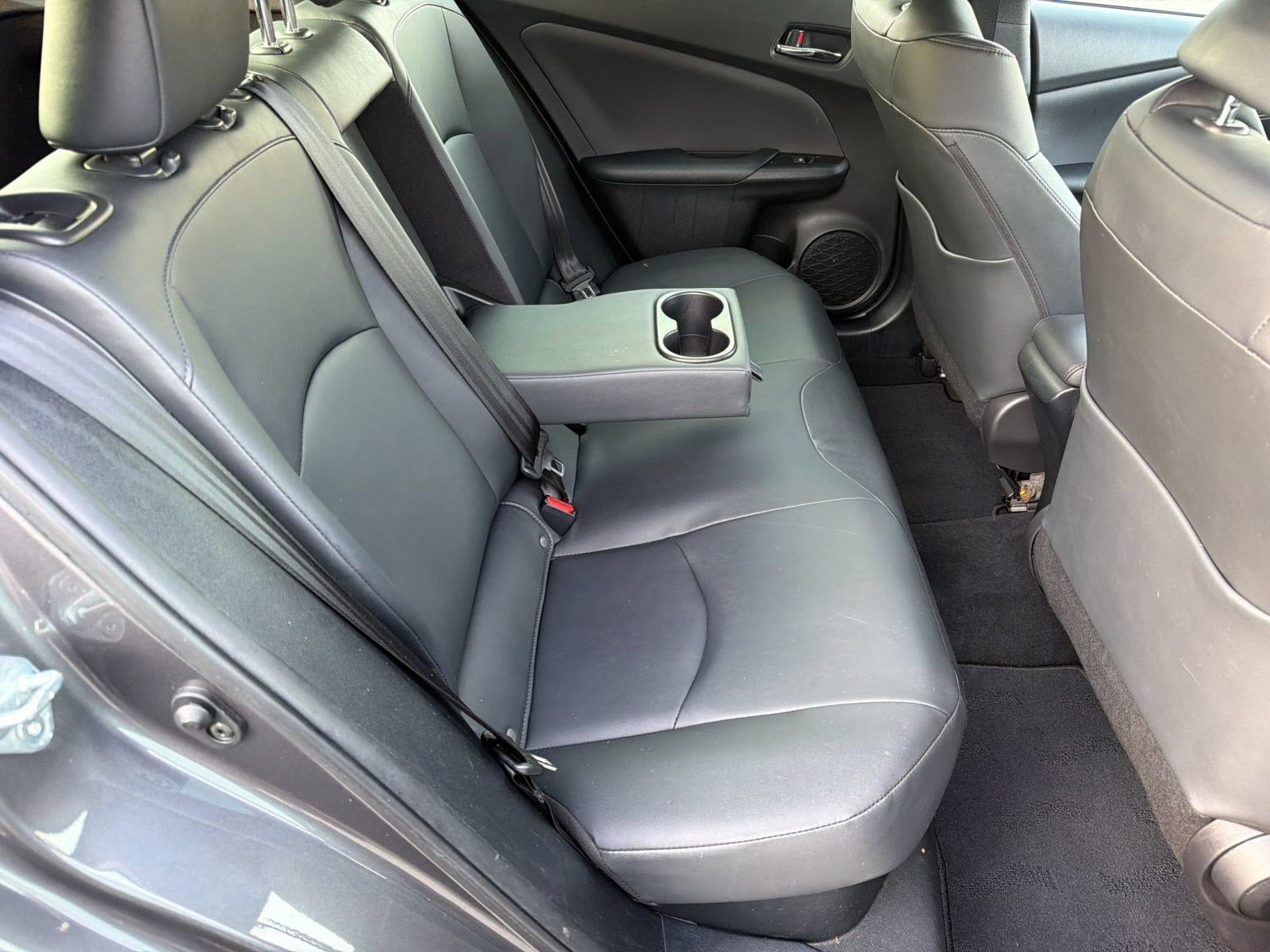 Used 2017 Toyota Prius Four w/ Advanced Technology Package FWD image 29