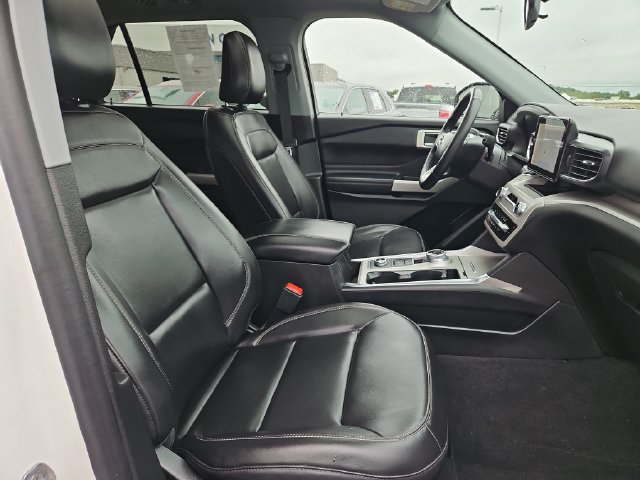 Certified 2023 Ford Explorer XLT w/ Equipment Group 202A AWD/4WD image 29