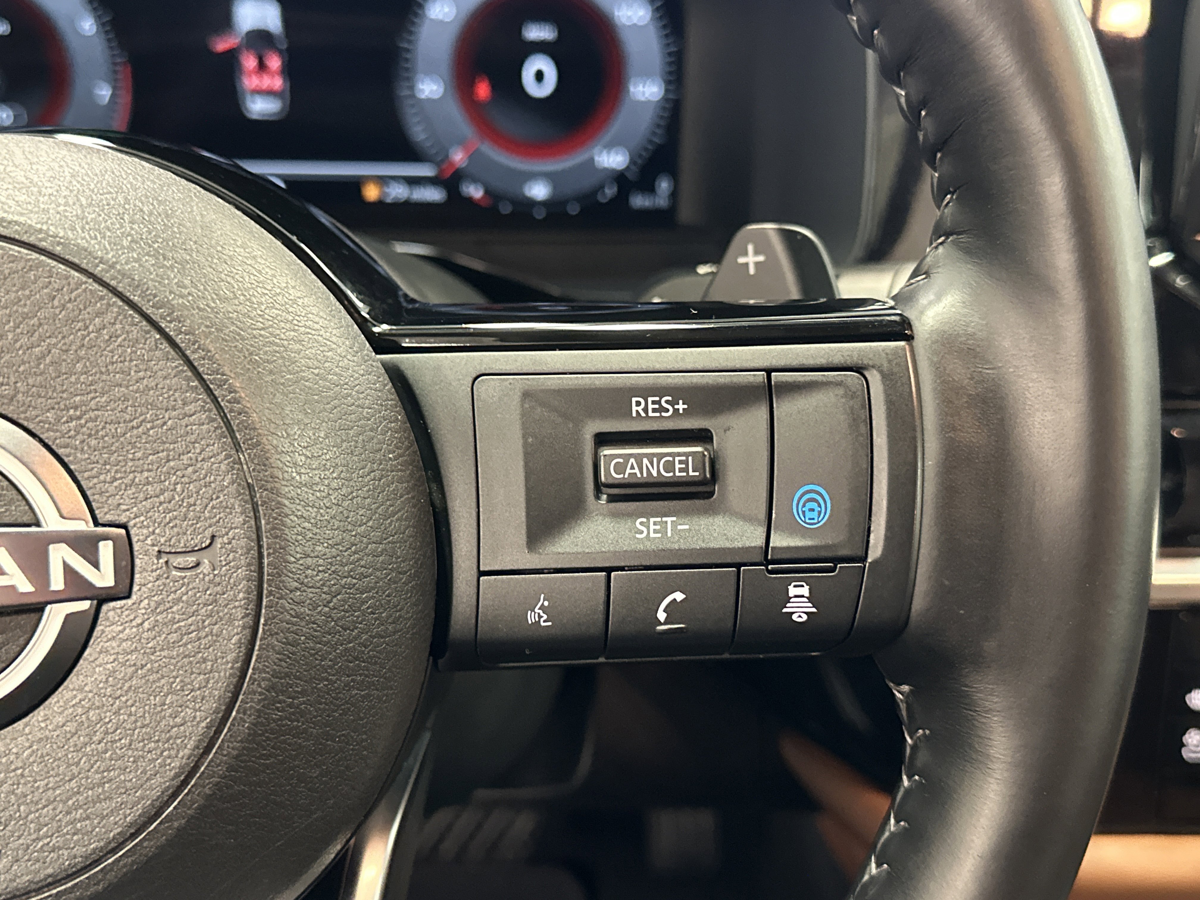 Used 2023 Nissan Pathfinder Platinum image 36