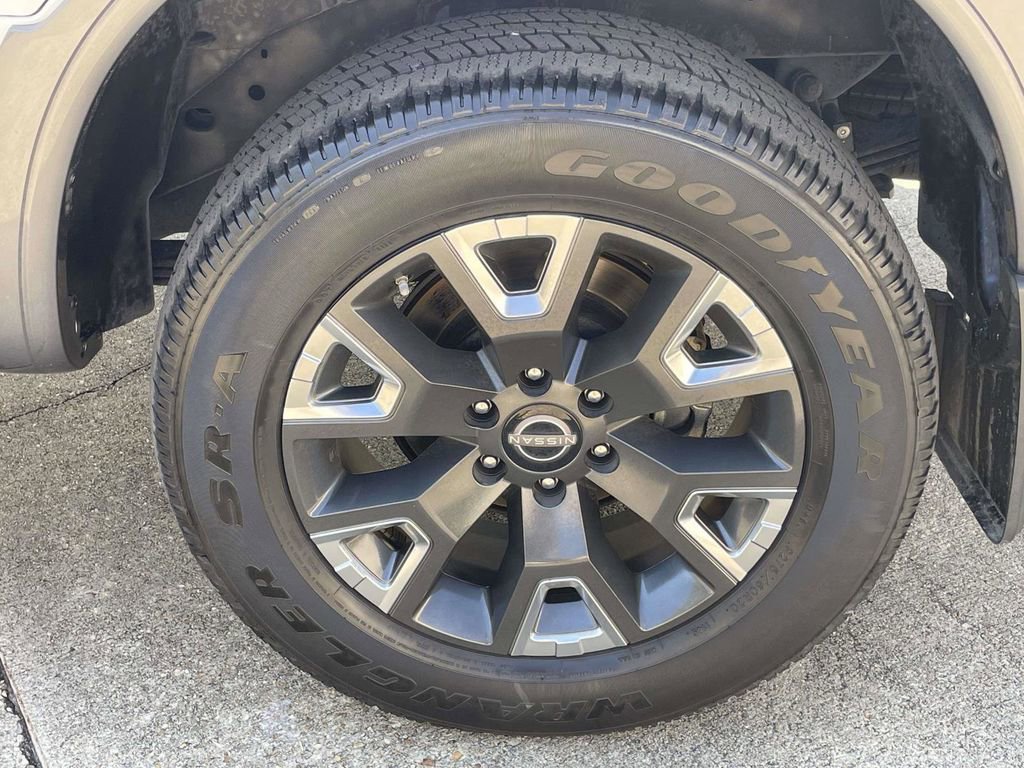 Used 2024 Nissan Titan Platinum Reserve w/ Moonroof Package image 9