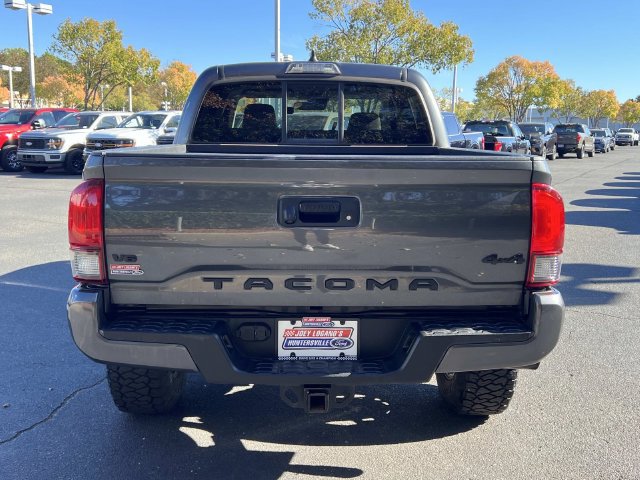 Used 2020 Toyota Tacoma SR AWD/4WD image 11