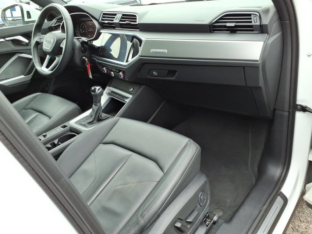 Used 2025 Audi Q3 2.0T Premium AWD/4WD image 9