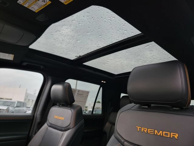 Certified 2025 Ford Expedition Tremor AWD/4WD image 4