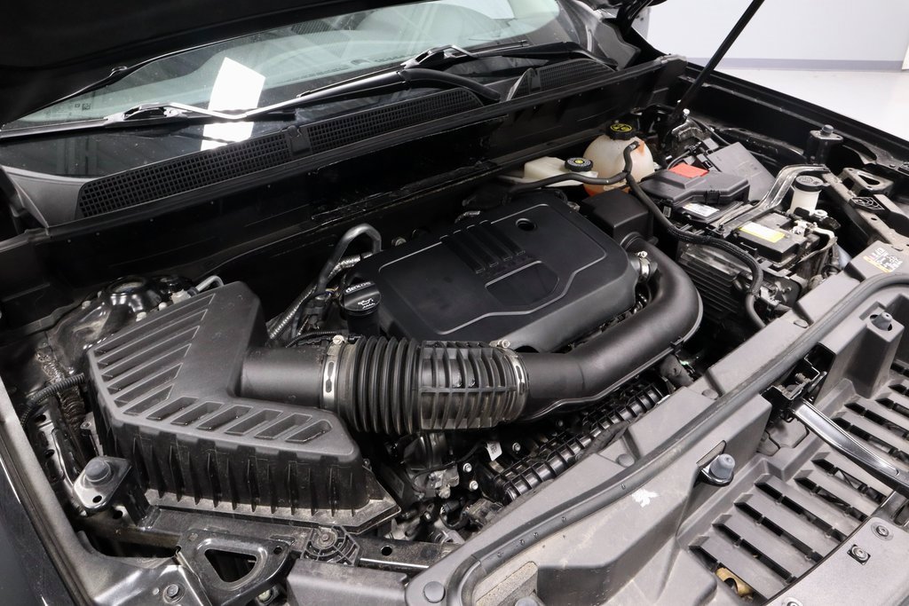 Used 2023 GMC Acadia SLE w/ Driver Convenience Package image 18