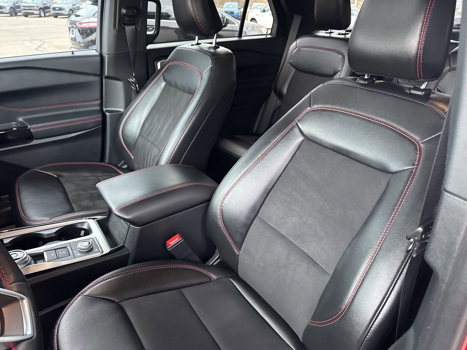 Certified 2024 Ford Explorer ST-Line w/ Class IV Trailer Tow Package image 26