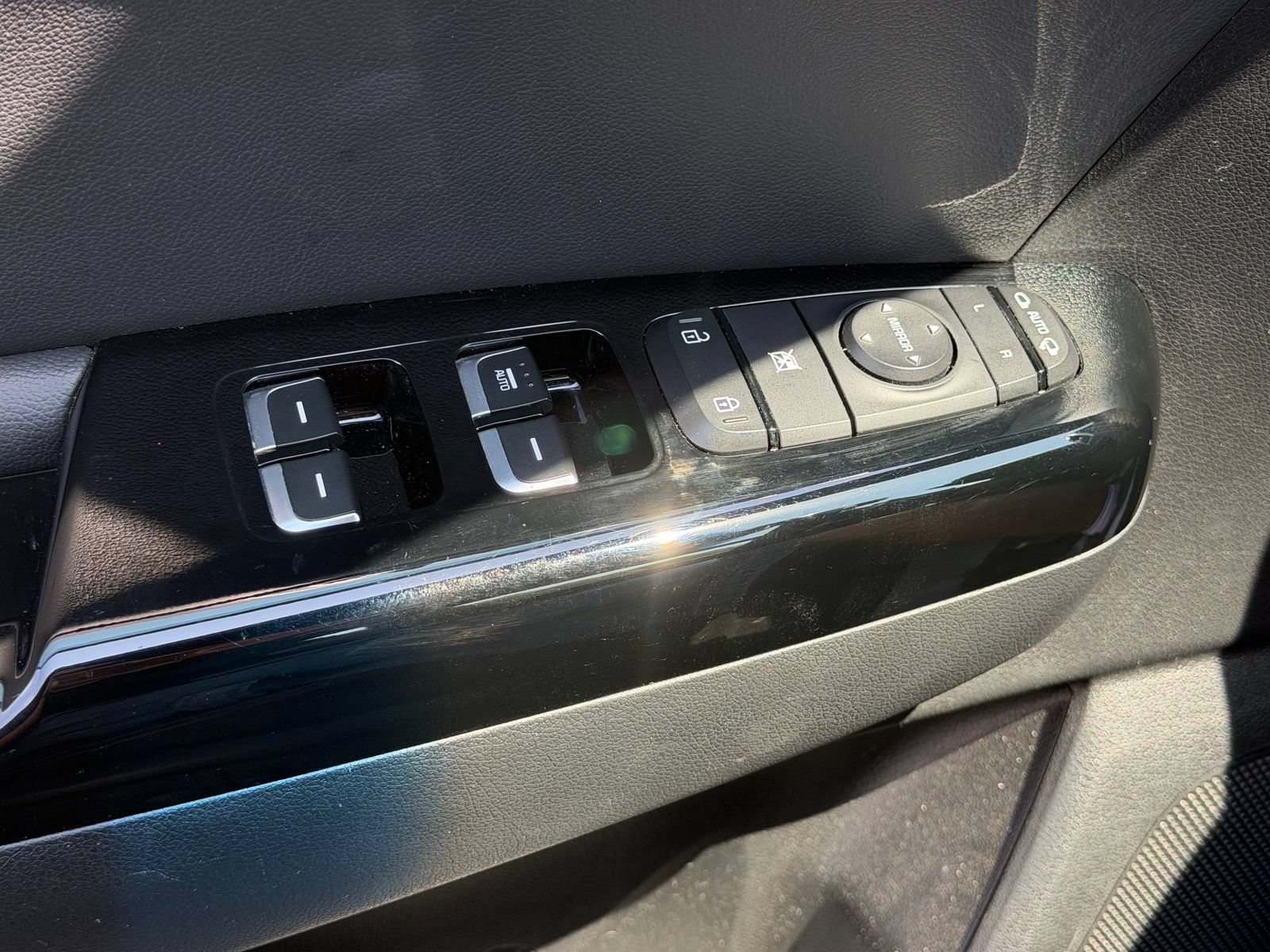 Used 2022 Kia Sportage Nightfall Edition w/ Nightfall Fwd Premium Package image 12