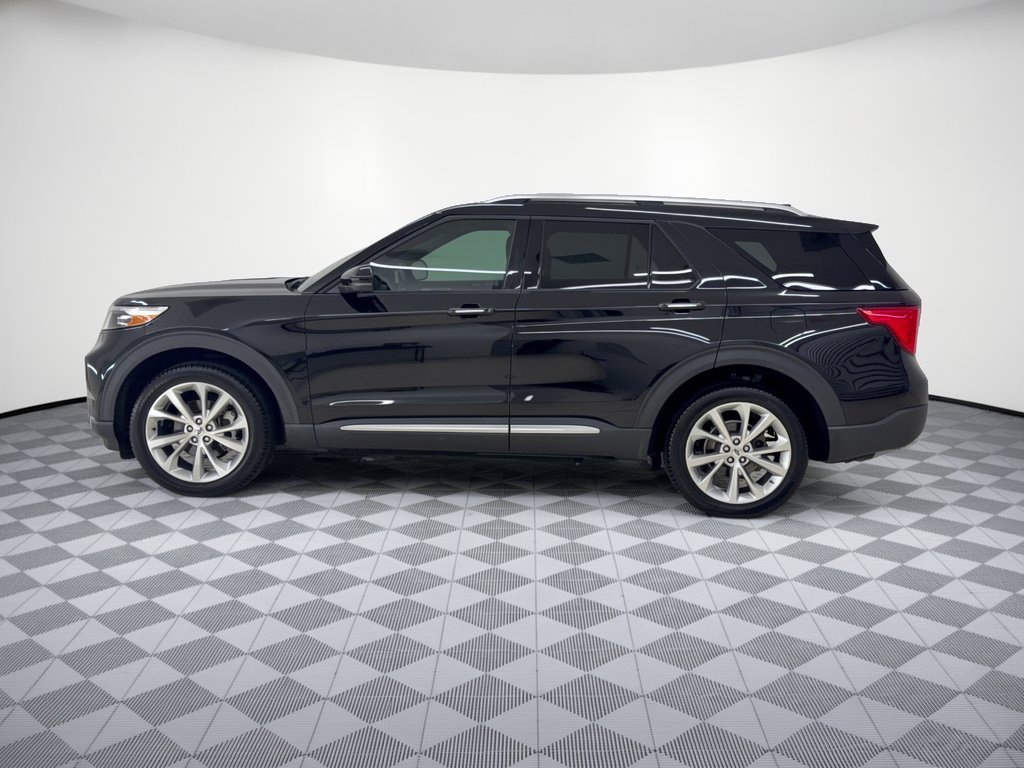 Certified 2022 Ford Explorer Platinum w/ Equipment Group 601A AWD/4WD image 2
