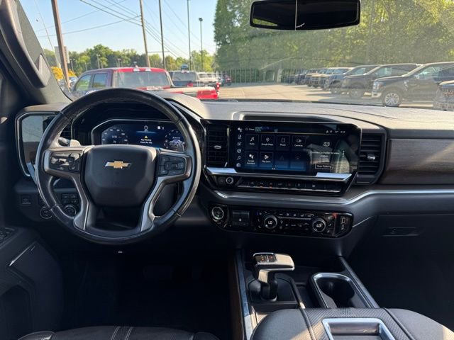 Used 2022 Chevrolet Silverado 1500 High Country w/ High Country Premium Package AWD/4WD image 17