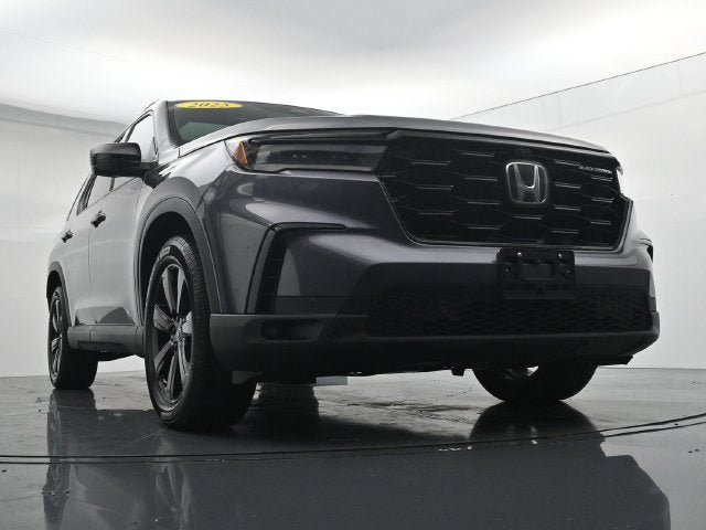 Used 2025 Honda Pilot Black Edition image 35