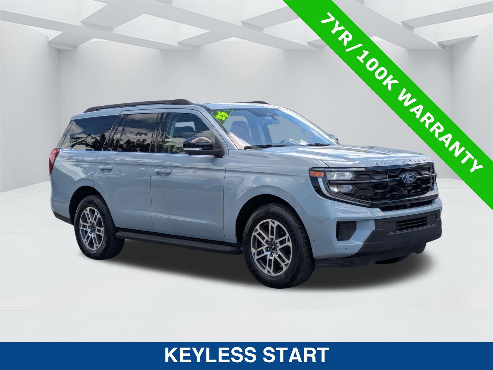 Certified 2025 Ford Expedition Active RWD image 3